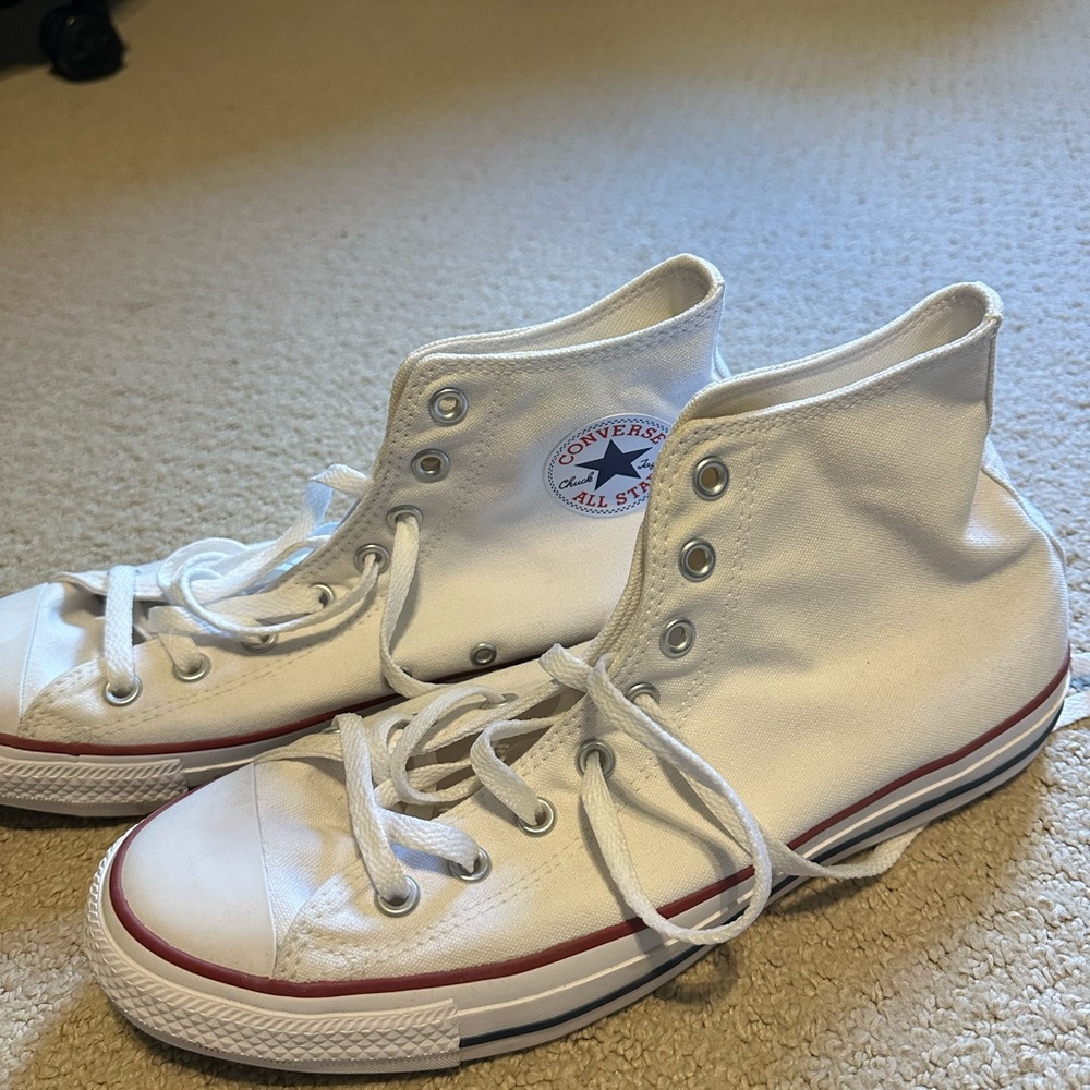 Unisex White Converse Sneakers size 10M/12W like new!